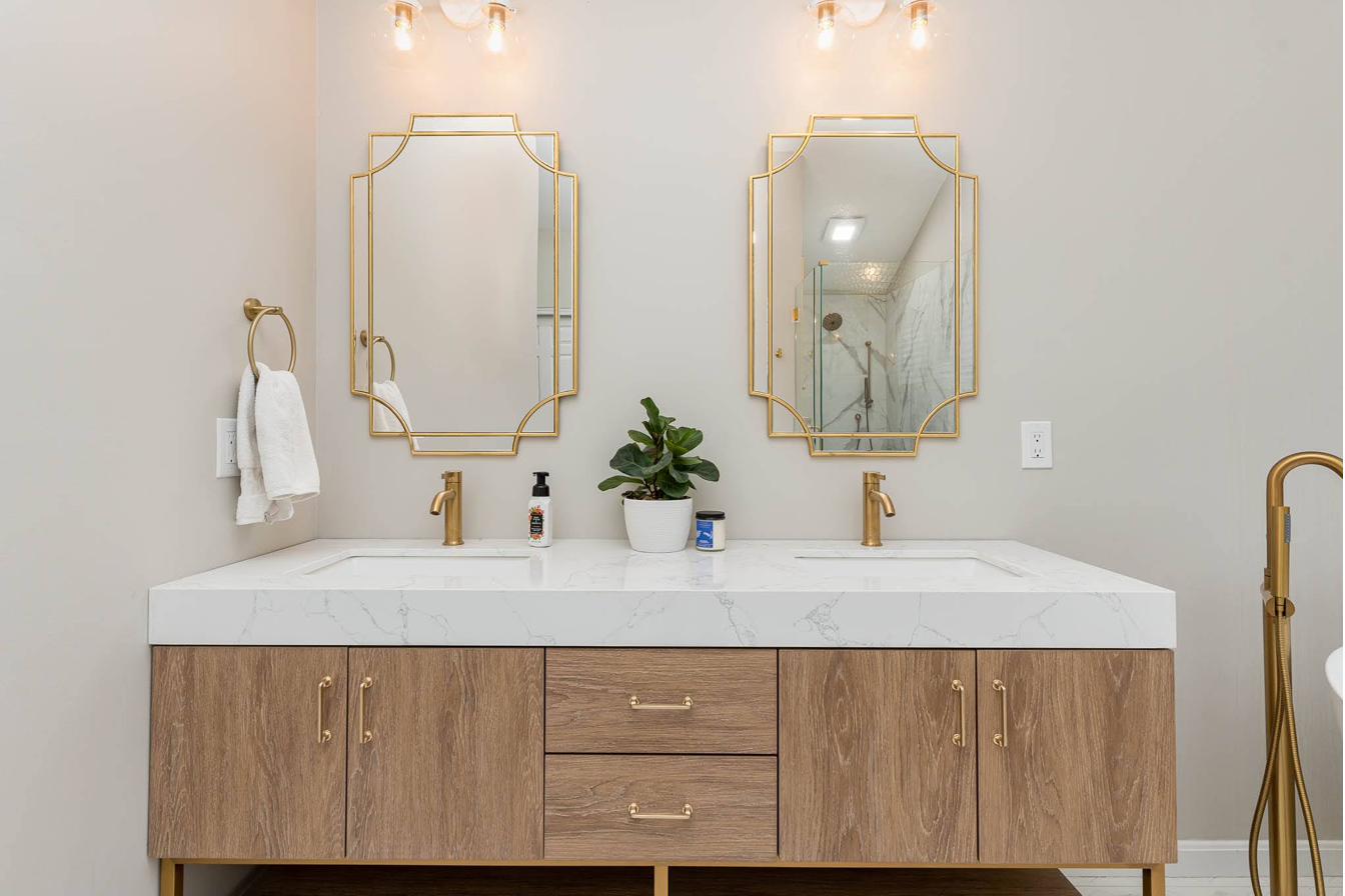 O'Bannon, marble master bath, brass fixtures, view 2 of 7