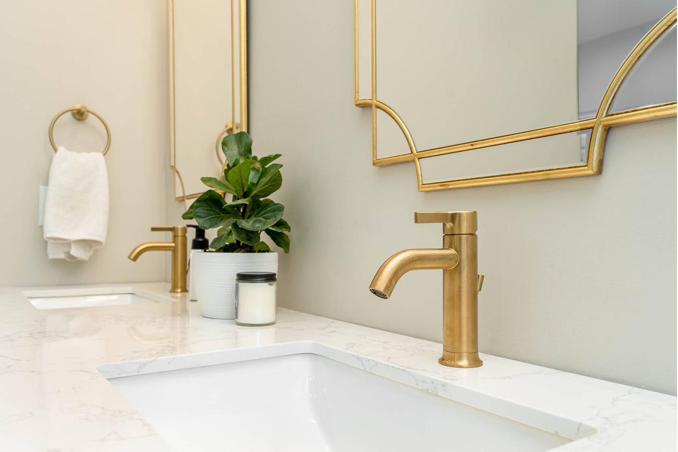 O'Bannon, marble master bath, brass fixtures, view 5 of 7